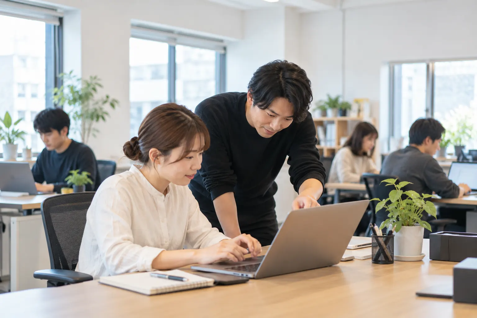 AIの法人導入を進める職場のイメージ