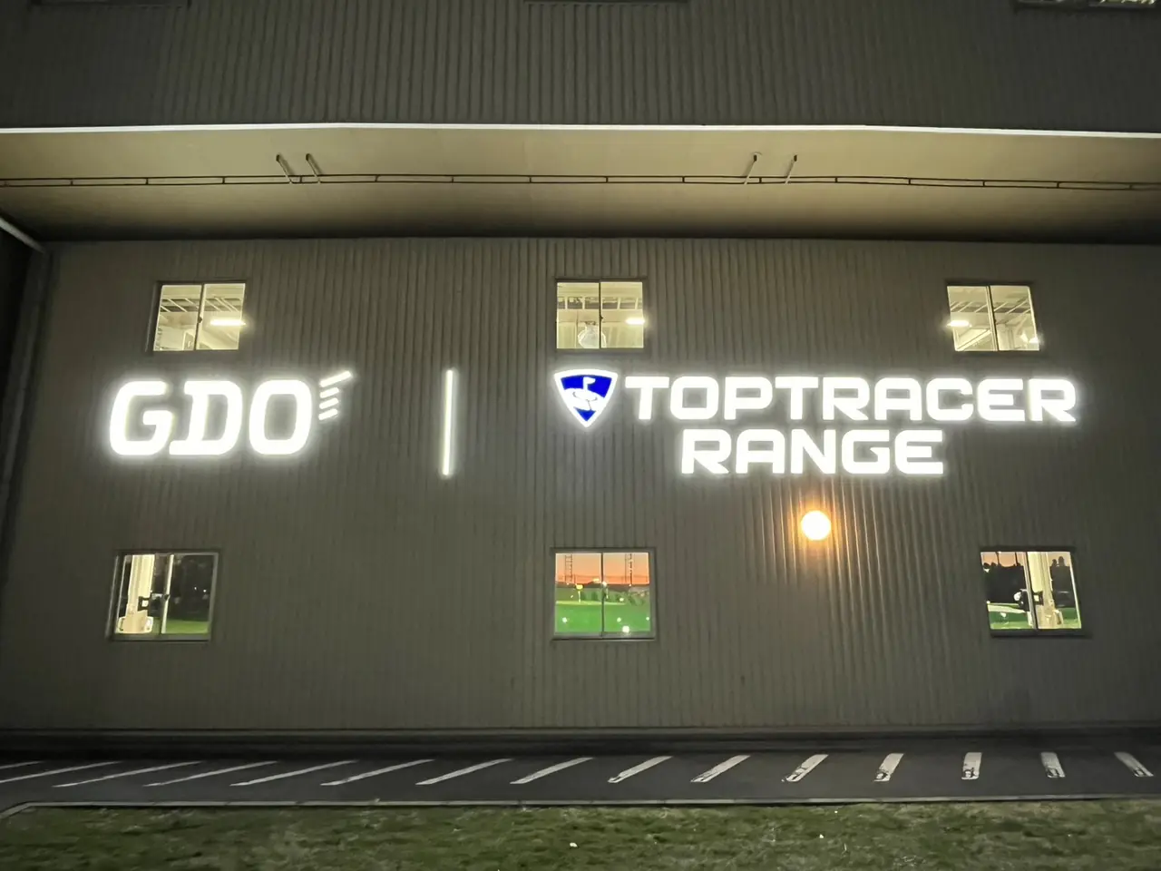TOPTRACER RANGE のサイン