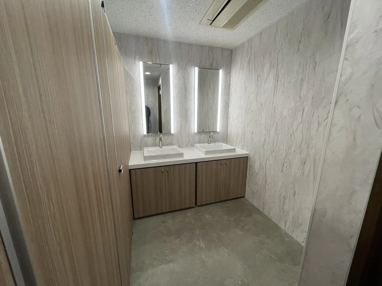 永田台ゴルフ 洗面（施工後）