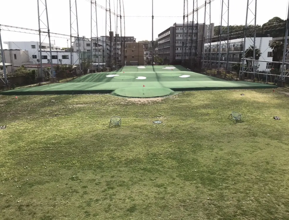 PALM SPRINGS Family restaurant ＆ Golf range フェアウェイ（施工前）