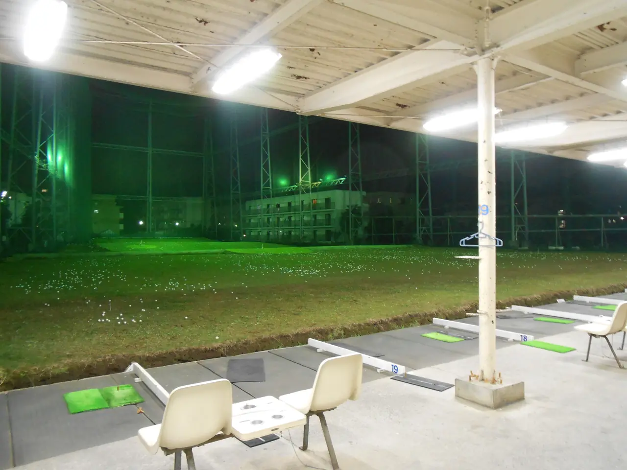 PALM SPRINGS Family restaurant ＆ Golf range 打席（施工前）