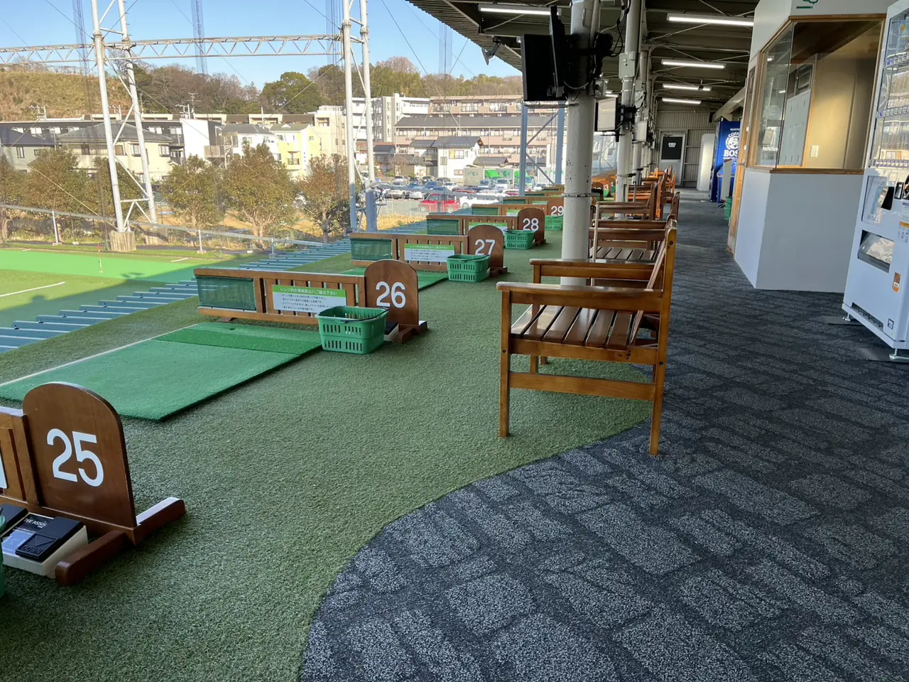 PALM SPRINGS Family restaurant ＆ Golf range 打席（施工後）
