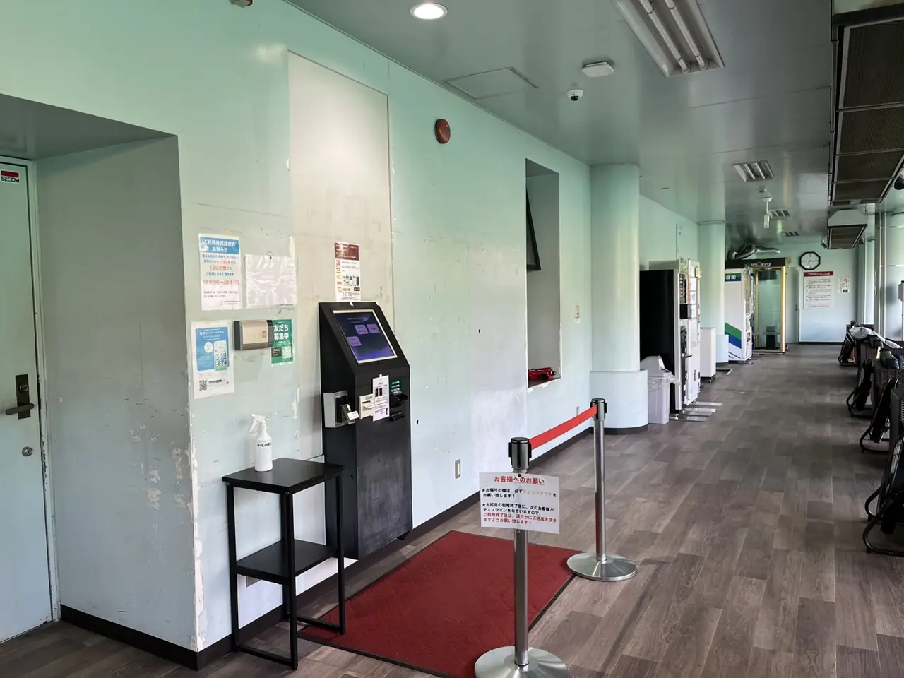 梅里カントリークラブ 通路（施工前）